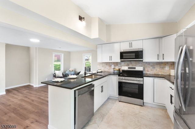 72 Koclas Dr, Netcong Boro, NJ 07857