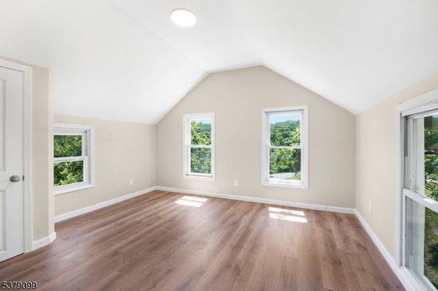 72 Koclas Dr, Netcong Boro, NJ 07857