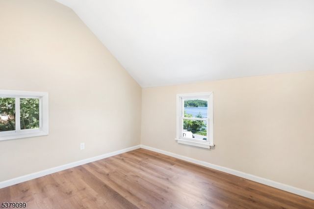 72 Koclas Dr, Netcong Boro, NJ 07857