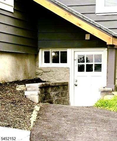 72 Koclas Dr, Netcong Boro, NJ 07857