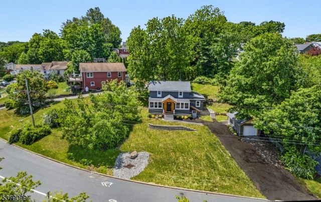 72 Koclas Dr, Netcong Boro, NJ 07857