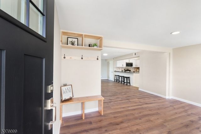 72 Koclas Dr, Netcong Boro, NJ 07857