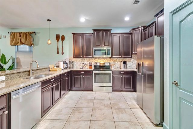 1424 WEXFORD WAY, Davenport, FL 33896