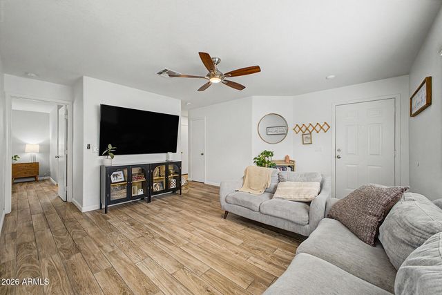3035 W COVEY Lane, Phoenix, AZ 85027