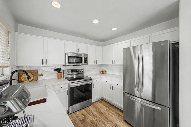 3035 W COVEY Lane, Phoenix, AZ 85027