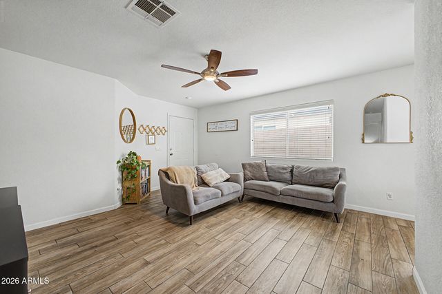 3035 W COVEY Lane, Phoenix, AZ 85027