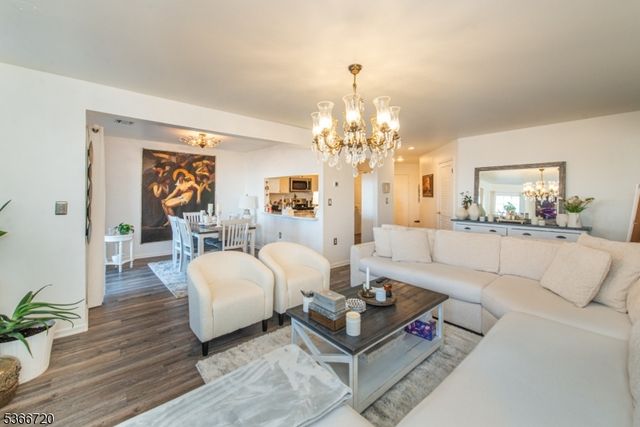 19 Crystal Ln 19, Paterson City, NJ 07501