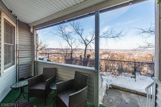 19 Crystal Ln 19, Paterson City, NJ 07501