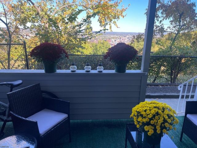 19 Crystal Ln 19, Paterson City, NJ 07501