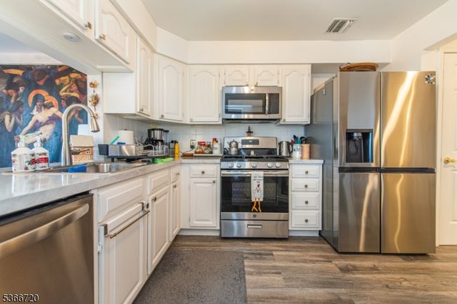 19 Crystal Ln 19, Paterson City, NJ 07501