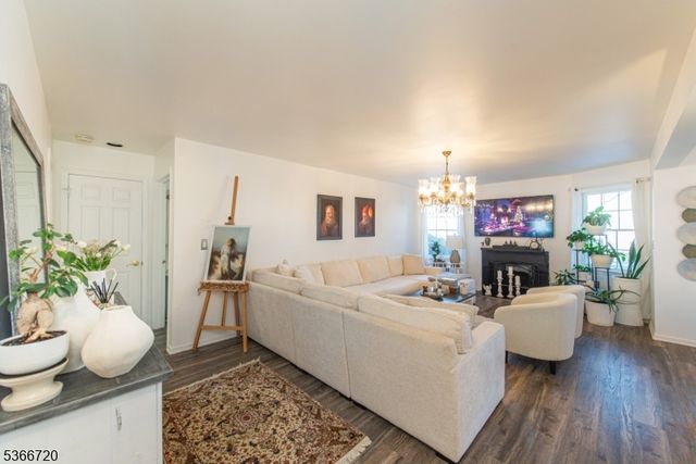 19 Crystal Ln 19, Paterson City, NJ 07501