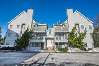 19 Crystal Ln 19, Paterson City, NJ 07501