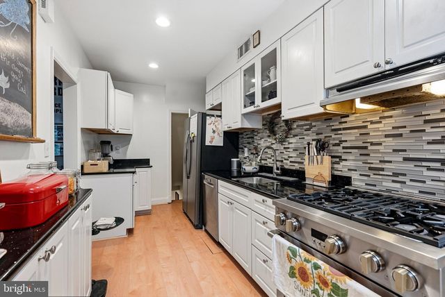 906 GREENLEIGH, Baltimore, MD 21212