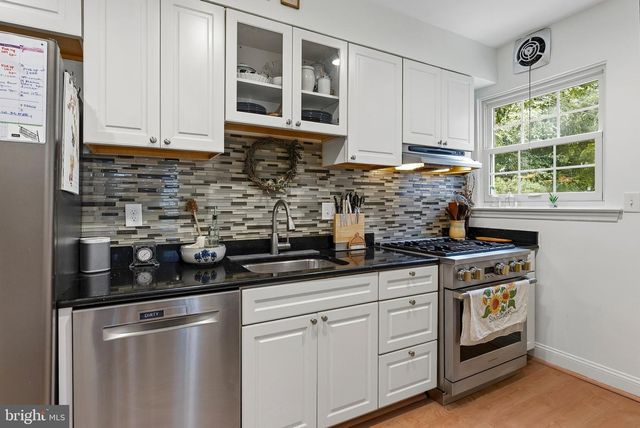 906 GREENLEIGH, Baltimore, MD 21212
