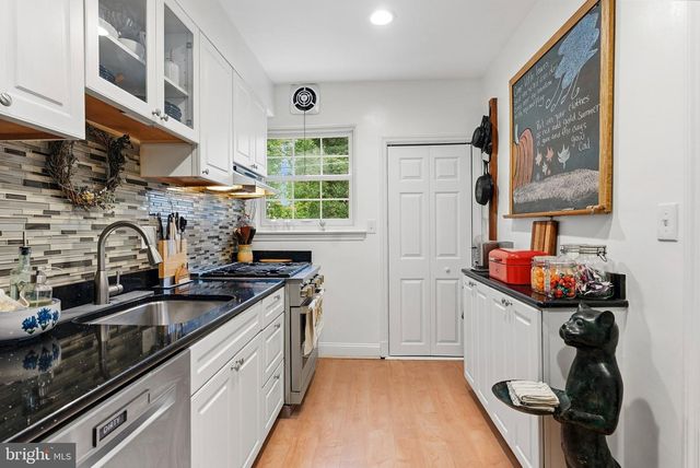 906 GREENLEIGH, Baltimore, MD 21212