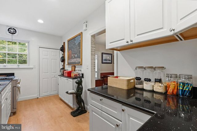 906 GREENLEIGH, Baltimore, MD 21212