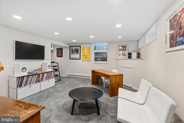906 GREENLEIGH, Baltimore, MD 21212