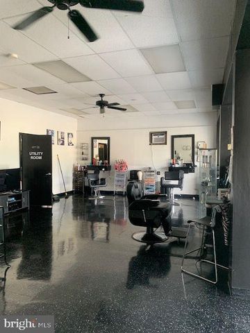 100 BLACK HORSE, Mount Ephraim, NJ 08059