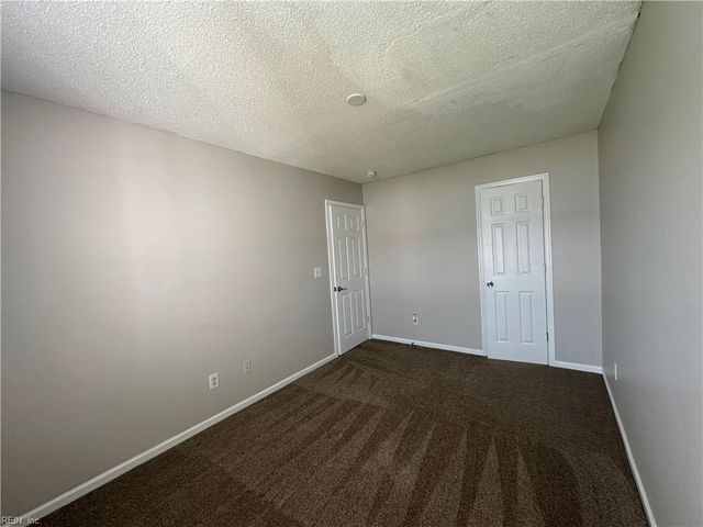5042 Kemps Lake DR, Virginia Beach, VA 23462