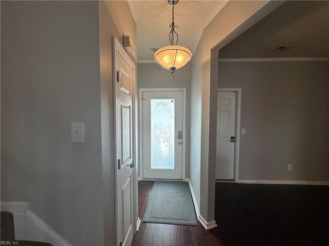 5042 Kemps Lake DR, Virginia Beach, VA 23462