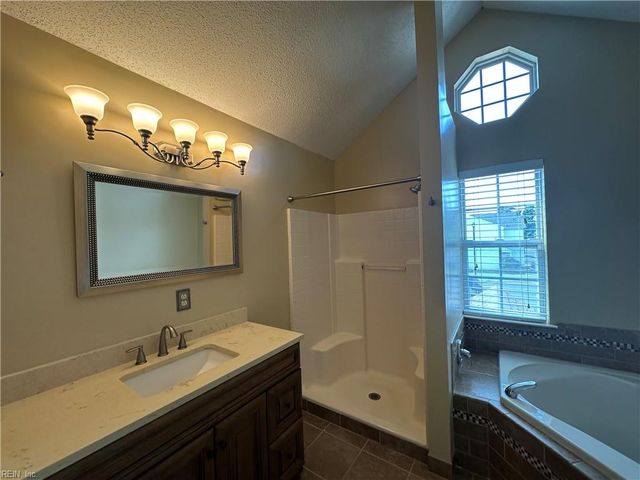 5042 Kemps Lake DR, Virginia Beach, VA 23462