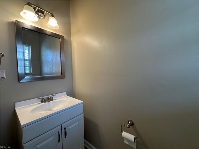 5042 Kemps Lake DR, Virginia Beach, VA 23462