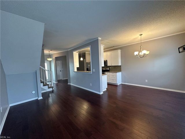 5042 Kemps Lake DR, Virginia Beach, VA 23462