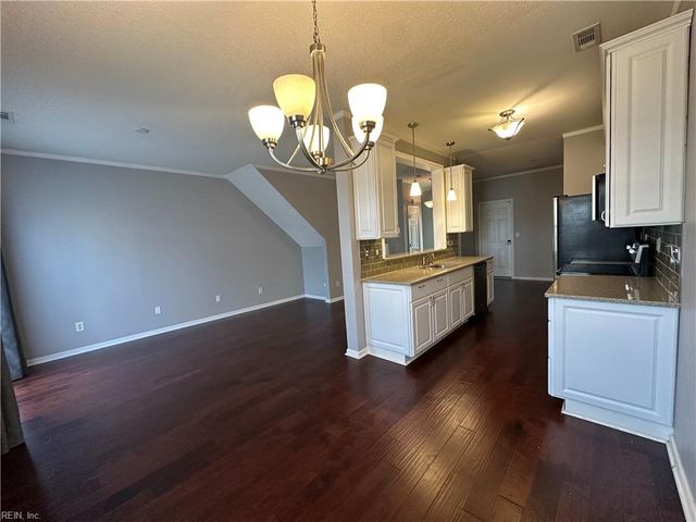 5042 Kemps Lake DR, Virginia Beach, VA 23462