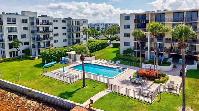 1204 S Lake Drive E 3, Lantana, FL 33462