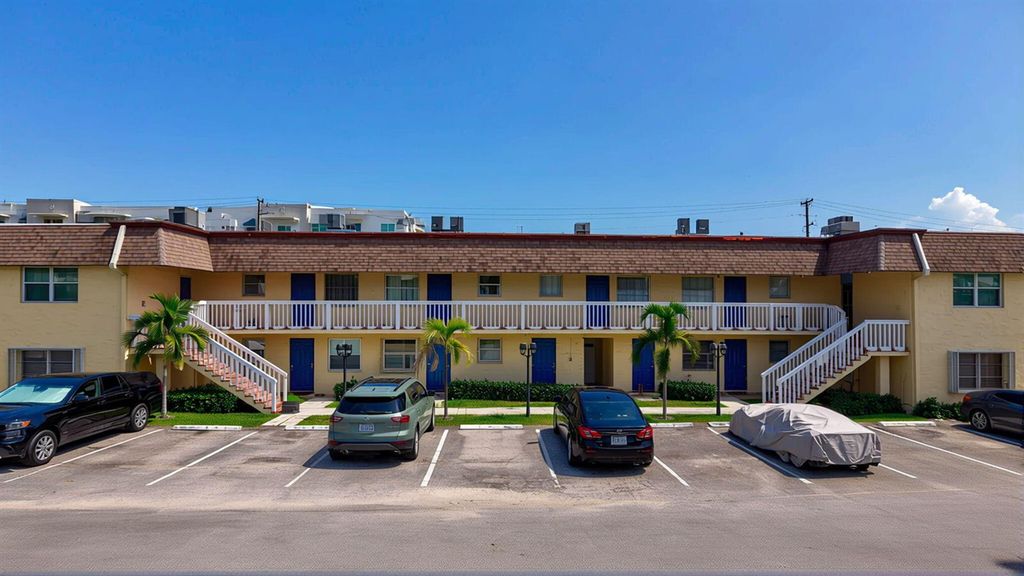 1204 S Lake Drive E 3, Lantana, FL 33462