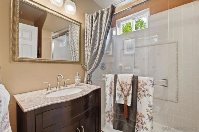 3320 Wild Oak Ln, Escondido, CA 92027