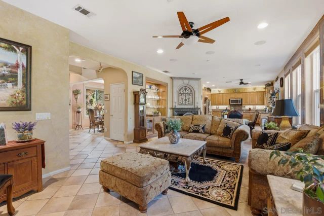 3320 Wild Oak Ln, Escondido, CA 92027