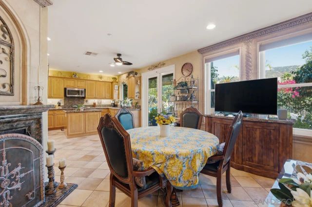 3320 Wild Oak Ln, Escondido, CA 92027