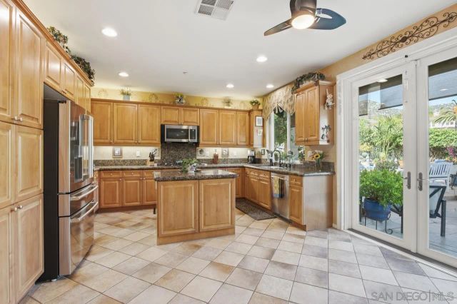 3320 Wild Oak Ln, Escondido, CA 92027