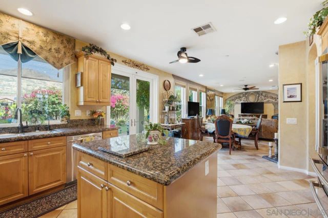 3320 Wild Oak Ln, Escondido, CA 92027