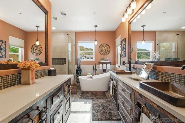 3320 Wild Oak Ln, Escondido, CA 92027