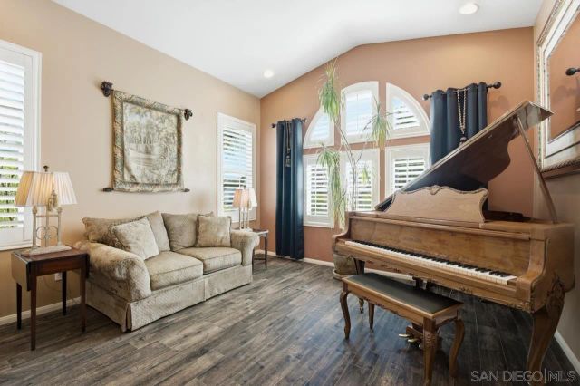 3320 Wild Oak Ln, Escondido, CA 92027