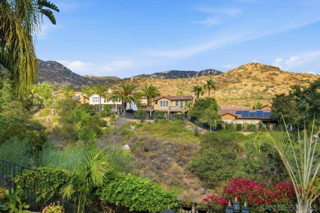 3320 Wild Oak Ln, Escondido, CA 92027