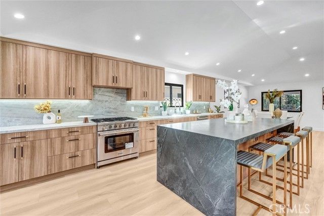 6847 Katherine, Van Nuys (los Angeles), CA 91405