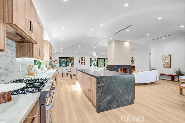 6847 Katherine, Van Nuys (los Angeles), CA 91405