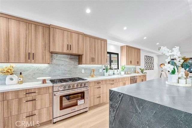 6847 Katherine, Van Nuys (los Angeles), CA 91405