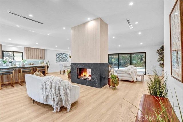 6847 Katherine, Van Nuys (los Angeles), CA 91405