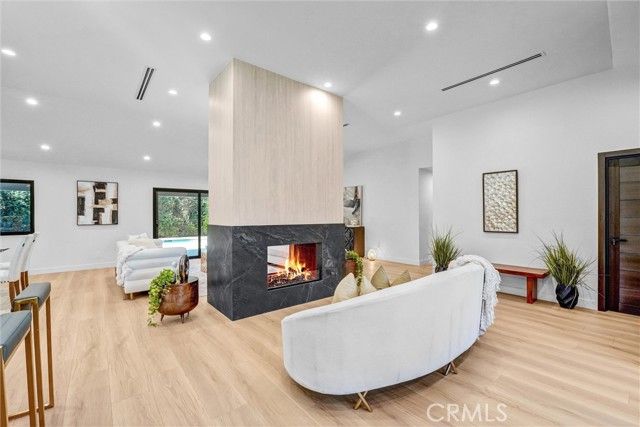 6847 Katherine, Van Nuys (los Angeles), CA 91405