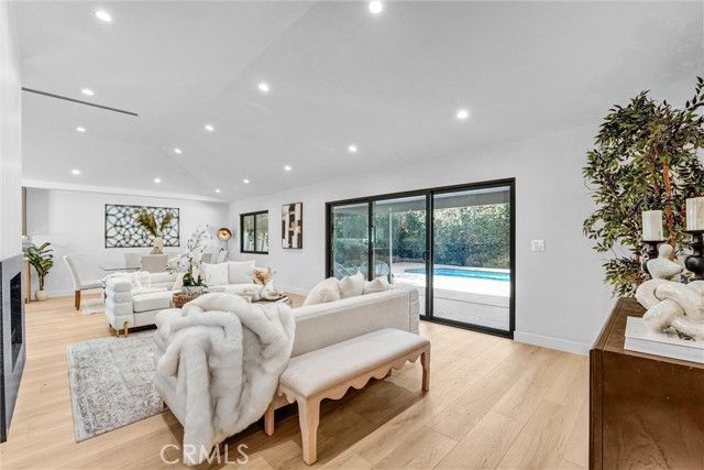 6847 Katherine, Van Nuys (los Angeles), CA 91405