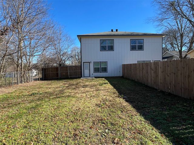 309-2 Braz Street, Bonham, TX 75418