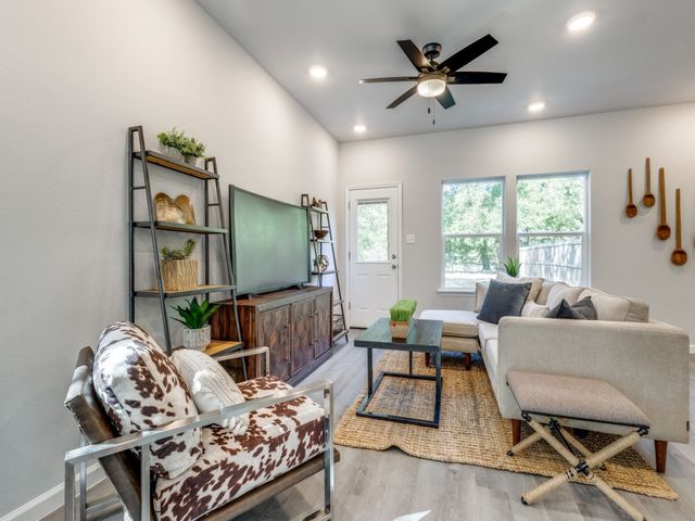 309-2 Braz Street, Bonham, TX 75418