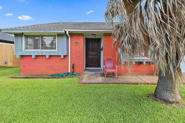 111 Grantham Road, Baytown, TX 77521