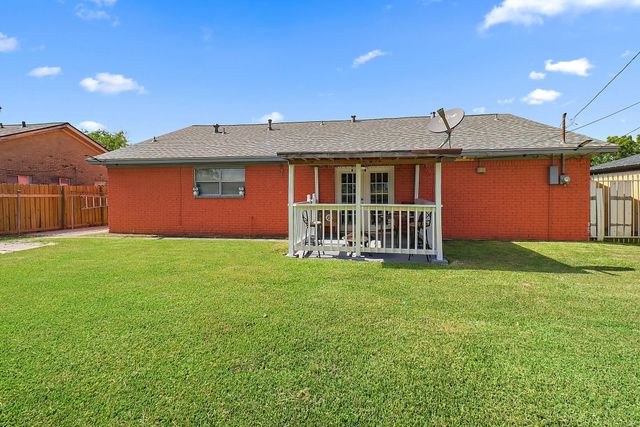 111 Grantham Road, Baytown, TX 77521