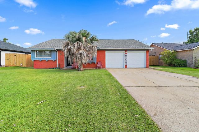 111 Grantham Road, Baytown, TX 77521