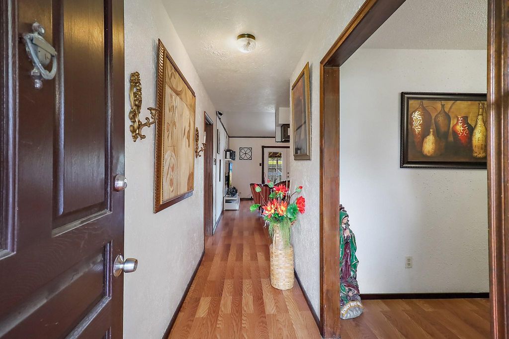 111 Grantham Road, Baytown, TX 77521